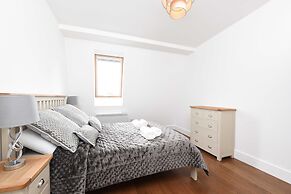Modern & Spacious 2 Bed Apartment at Clapham Junction