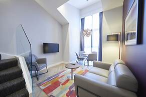 Roomzzz York City