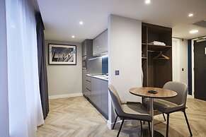 Roomzzz York City