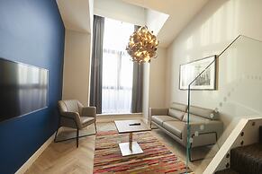 Roomzzz York City