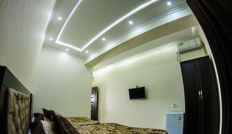 Hotel Buston