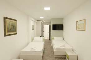 Hostel Green