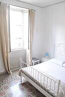 Sunrise Hostel & Rooms