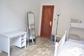 Sunrise Hostel & Rooms