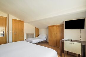 Hostal Izar-Ondo