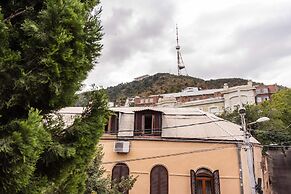 Lia's Guest House