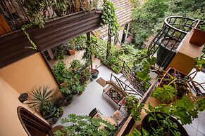 Lia's Guest House
