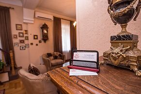 Lia's Guest House
