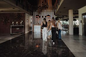 La Urumpta Hotel, AKEN MIND