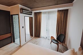 La Urumpta Hotel, AKEN MIND