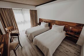 La Urumpta Hotel, AKEN MIND