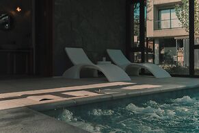 La Urumpta Hotel, AKEN MIND