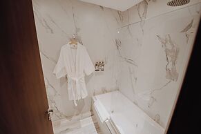 La Urumpta Hotel, AKEN MIND