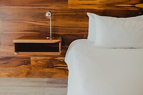 La Urumpta Hotel, AKEN MIND