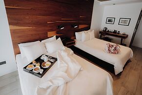 La Urumpta Hotel, AKEN MIND