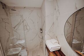La Urumpta Hotel, AKEN MIND