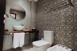 La Urumpta Hotel, AKEN MIND