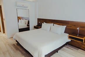 La Urumpta Hotel, AKEN MIND