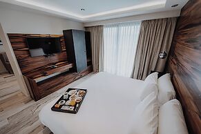 La Urumpta Hotel, AKEN MIND