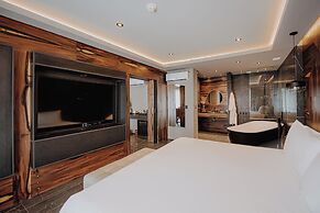 La Urumpta Hotel, AKEN MIND