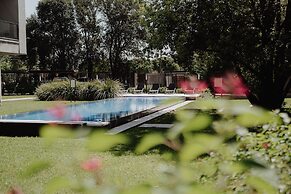 La Urumpta Hotel, AKEN MIND