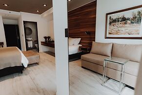 La Urumpta Hotel, AKEN MIND