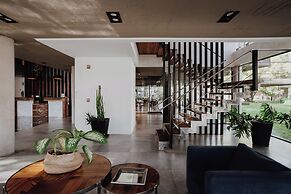 La Urumpta Hotel, AKEN MIND