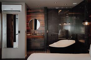 La Urumpta Hotel, AKEN MIND