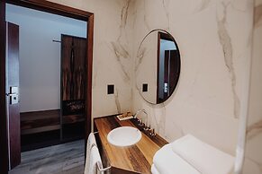 La Urumpta Hotel, AKEN MIND