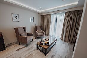 La Urumpta Hotel, AKEN MIND