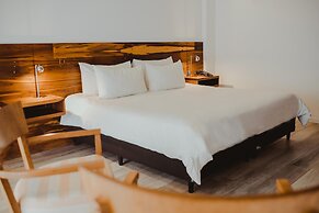 La Urumpta Hotel, AKEN MIND