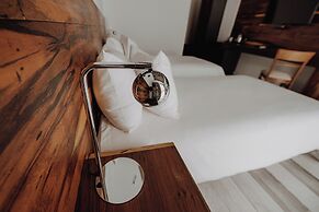 La Urumpta Hotel, AKEN MIND