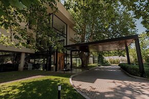 La Urumpta Hotel, AKEN MIND