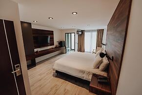 La Urumpta Hotel, AKEN MIND