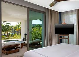 Conrad Punta de Mita