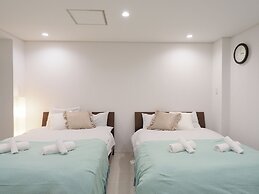 Kukuru House