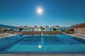 Hotel Dobrovit