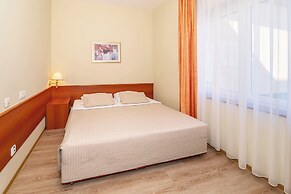 Hotel Dobrovit