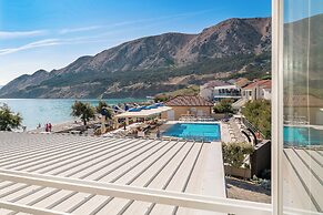 Hotel Dobrovit