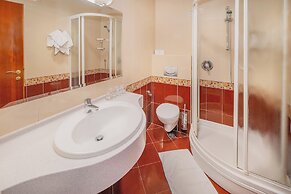 Hotel Dobrovit