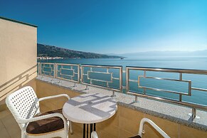 Hotel Dobrovit