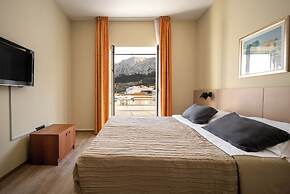Hotel Dobrovit