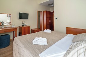 Hotel Dobrovit