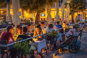 Hotel Dobrovit