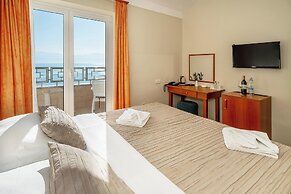 Hotel Dobrovit