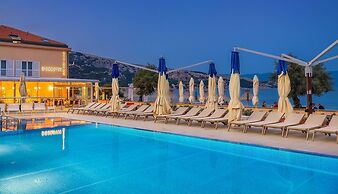 Hotel Dobrovit