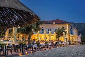 Hotel Dobrovit