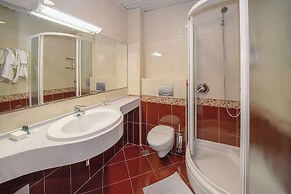 Hotel Dobrovit