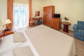 Hotel Dobrovit