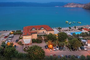 Hotel Dobrovit